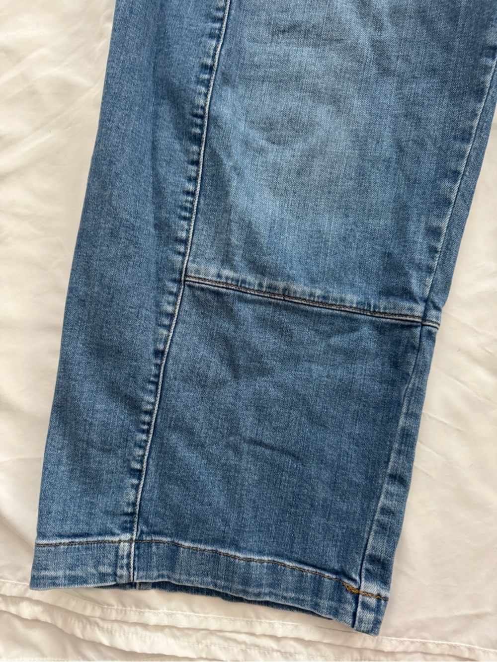 Anthropologie Pilcro Izzie Relaxed Pull-On Barrel Jeans - Picture 6 of 10